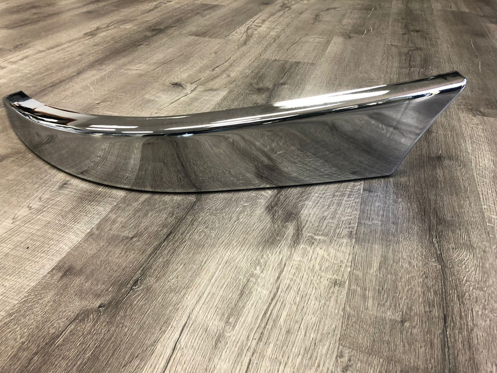 (18971) Freightliner Cascadia Side Chrome Bumper w/Side Extensions 2008-2018