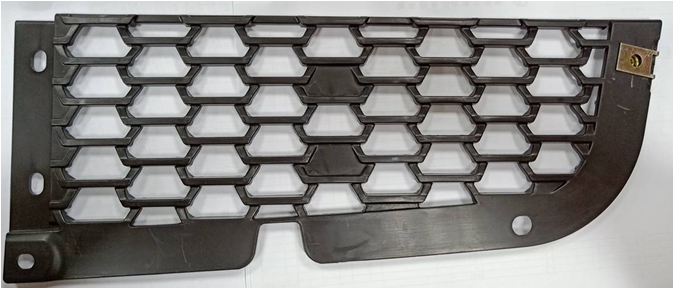 (18775-L/R) Freightliner Cascadia 116 / 126 Bumper Mesh Grille Insert (2018+)