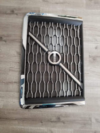 (19210-N) Volvo VNL Chrome Grille w/Bug Screen (2019+)
