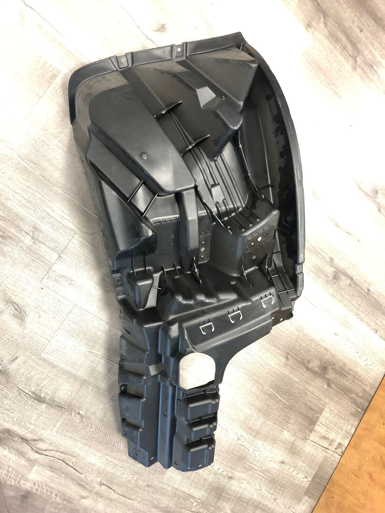 (H-20865) International Lt Plastic Side Bumper (2017-2021)